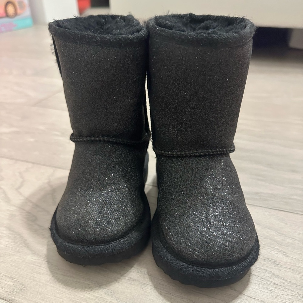 Black glitter ugg boots size 8